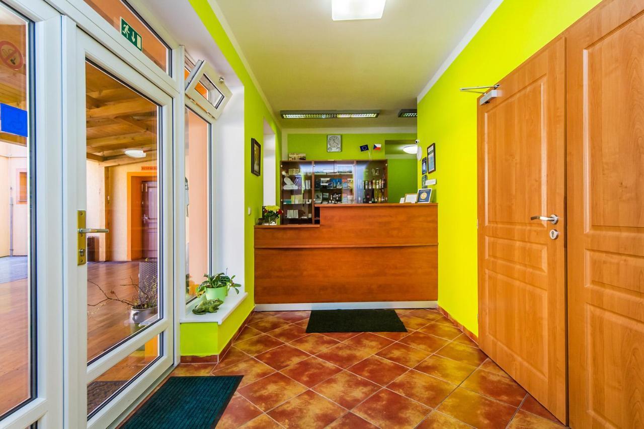 Hotel & Motorest V Udoli Zlateho Potoka Blsany Exterior foto