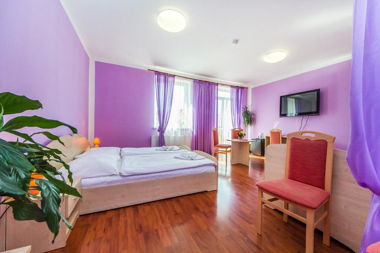 Hotel & Motorest V Udoli Zlateho Potoka Blsany Exterior foto