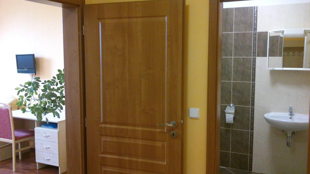Hotel & Motorest V Udoli Zlateho Potoka Blsany Zimmer foto